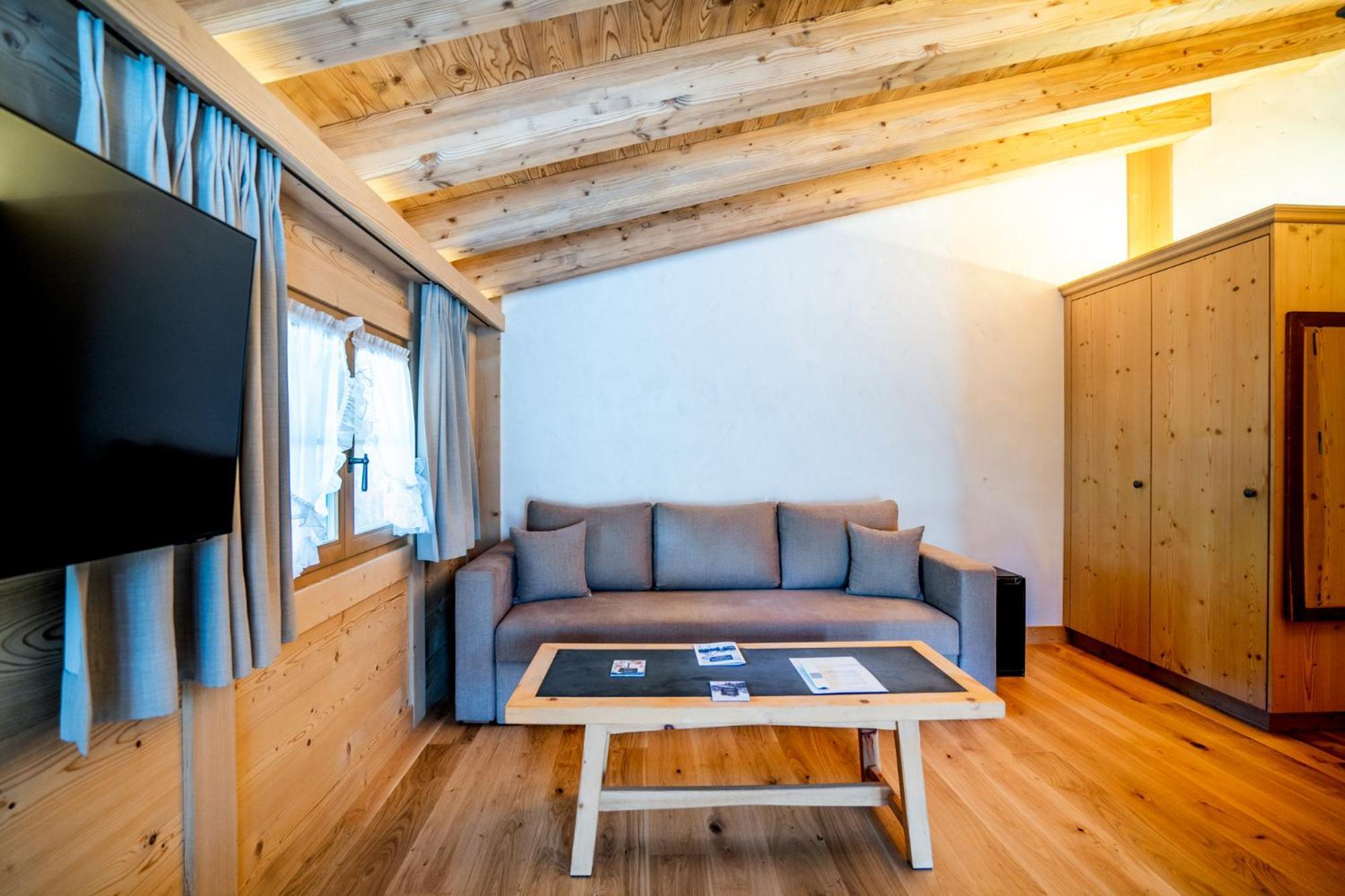 Posthotel Roessli Gstaad Luaran gambar