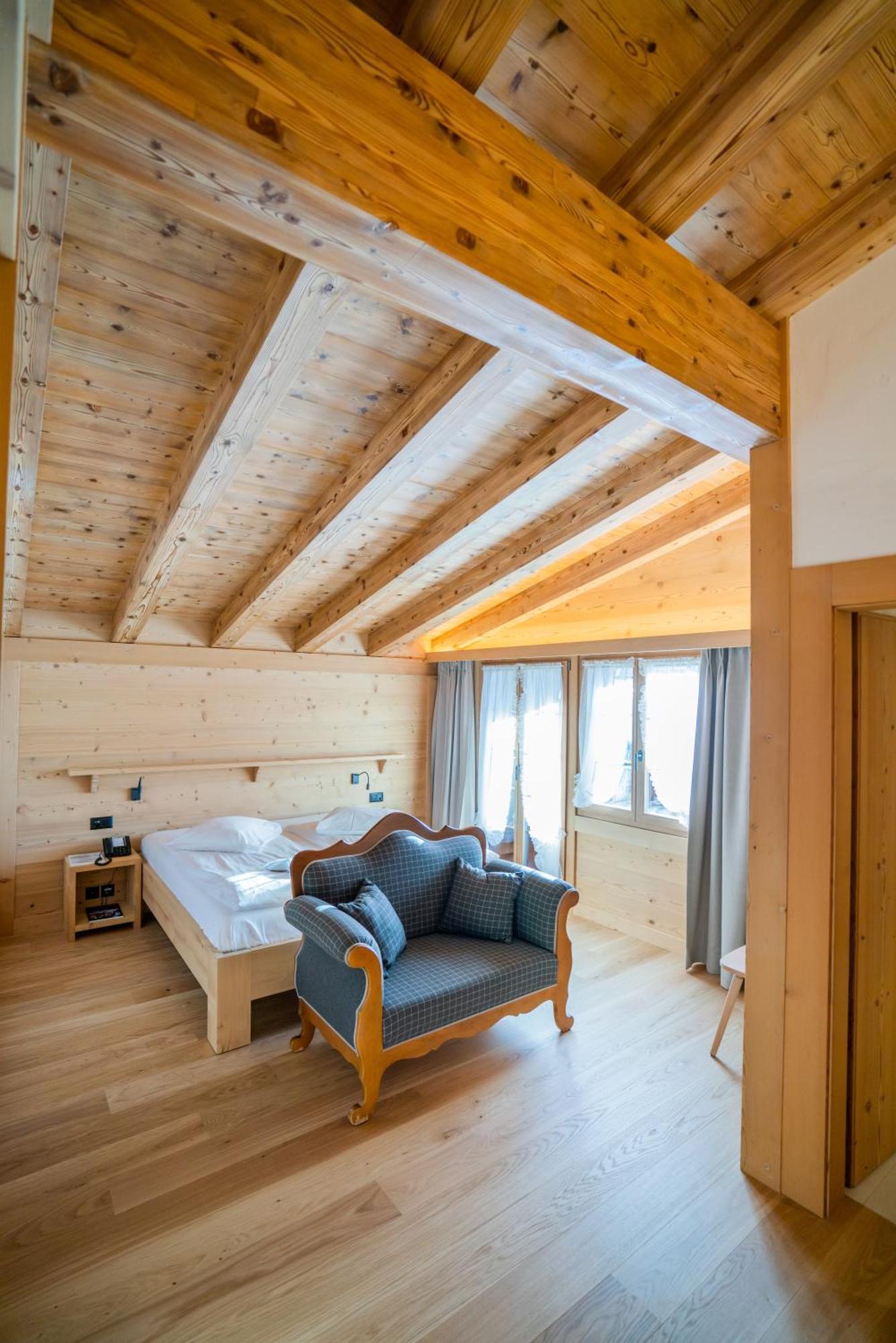 Posthotel Roessli Gstaad Luaran gambar